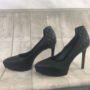 NINE WEST size 8 black leather pumps